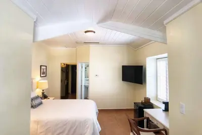 Image de Downtown Getaway Near Dining, Shopping, and Christiansted’s Historic Fort