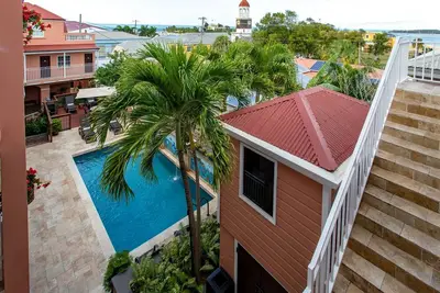 Image de Experience Historic Beauty Near Dining, Shopping, and Waterfront Walks