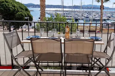 Image de Appartement sur le port face à la mer plage à pied