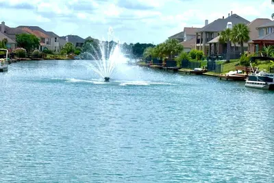Image de Bright & Peaceful 6br Waterfront Family Retreat in Cypress