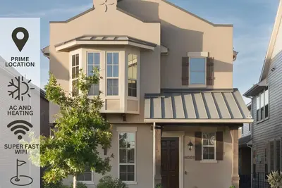 Image de Retraite Luxe à Frisco avec Putting Green et Ev