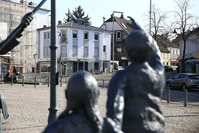 Image de 10 min to the university | luxury! Cinema! Bbq! Balcony! Center