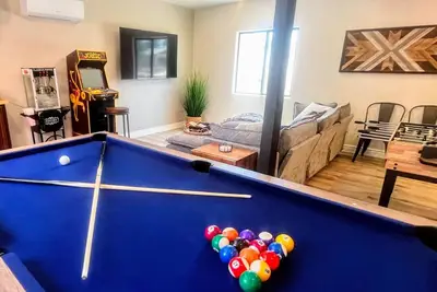 Image de New! MiniGolf–PoolTable–FirePit–Bbq–Arcade–Bocce