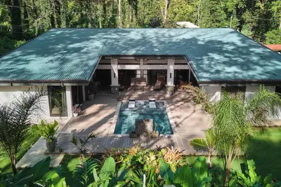 Image de Luxury within the  lush tropical jungle of Playa Chiquita. Casa Chela is a brand new and splendid beach house offers the ultimate Caribbean experience. Modern style, perfect spaces to make your vacation unbeatable.