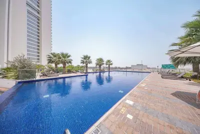 Image de StayShort - Damac Hills Sleeps 4 with Basketball Court!