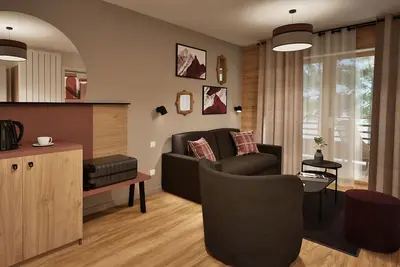 Image de T2 + cabine | Accès rapide aux pistes + piscine