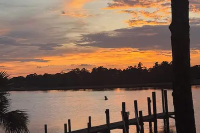 Image de River Front -Boat Dock and Launch sleeps 14