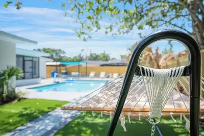 Image de Cozy Pool House 24 min to Beach, Cozy Pool House 24 min to Beach