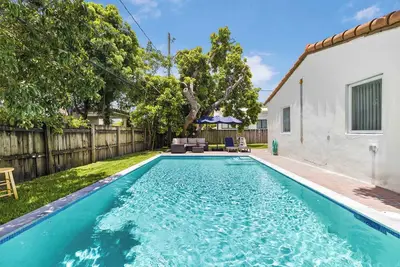 Image de Modern 4br Retreat with Private Pool - Near Brickell