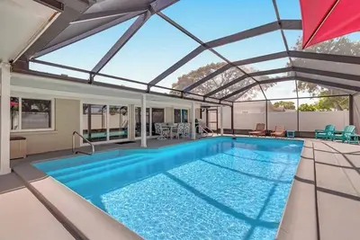 Image de 4/3 Mother-in-law Suite~Heated Pool! 5 mins to Img