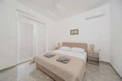 Image de Family and couple-friendly apartment in Petrovac with the sea view