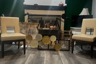 Image de Spacious 4Bed Home Ideal for Groups, Families, & Creatives Minutes from Downtown