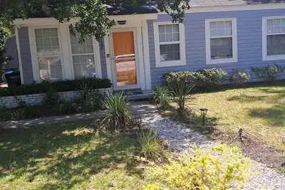 Image de The Blue Green Heron \n5 miles to Parris Island