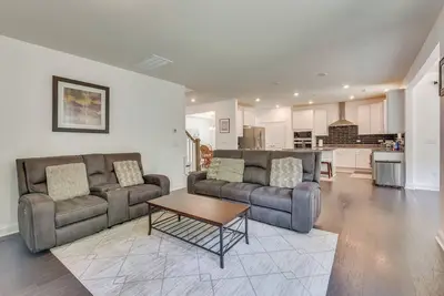 Image de 2 Mi to Historic Dtwn Belmont: Family Gem w/ Patio