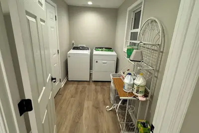 Image de Charming 2-bedroom house 20 miles from stadium