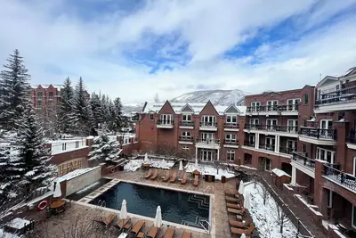 Image de Aspen Mountain Residences- Hotel Service, Top Corner Unit, Location below Ajax!