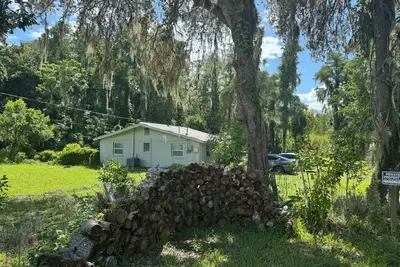Image de Moon Lake Cottage Retreat in New Port Richey - 3 br/1bath w/ Rv Access!