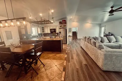 Image de Beautiful Newly remodeled Lg home Clse to Mesa Verde Nat Parks Trails Mtn Views