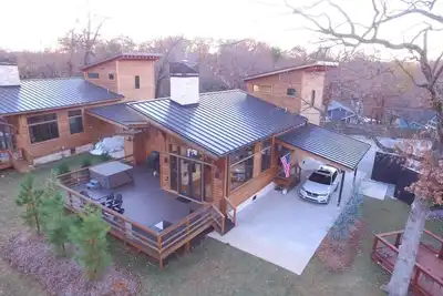 Image de Rustic, Modern Lakeside Home w/ Hot Tub & Firepit!