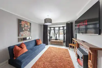 Image de 4 Bd House - Sleeps 8 with Garden & Parking