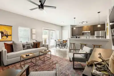 Image de South Lamar Retreat - Sauna, Plunge & Pickleball