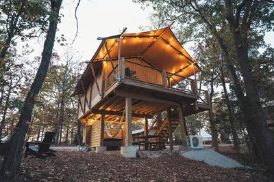 Image de Ultimate Treehouse with Hot Tub - Dog Friendly