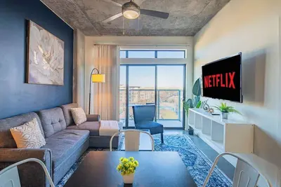 Image de Dt Phx 2br Retreat | Balcony, Pool, Parking, W/D