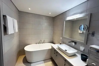 Image de Stylish 2 Bedroom Apartment in Pereybere, close to the beach and amenities.