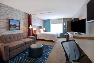 Image de Family Fun Awaits in a Spacious Suite Near Local Attractions