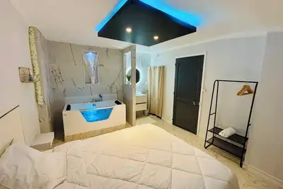 Image de Serini house jacuzzi