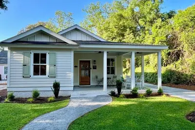 Image de Oyster Rake Cottage. Peaceful, brand new, in charming Beaufort, Sc.