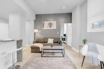 Image de 2br Near Bok Center - Balcony, Gym, Lounge Pet Ok