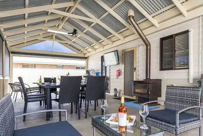 Image de Back Beach In - Coastal Comfort at its best.