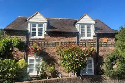 Image de Cosy cottage with beautiful garden and river view