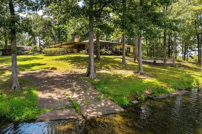 Image de Caroline Pointe Hideaway a peaceful retreat on Cotile Lake in Central Louisiana