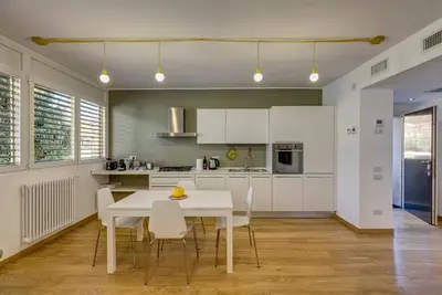 Image de Facing San Siro Stadium 6 beds 300meters from the metro with garage