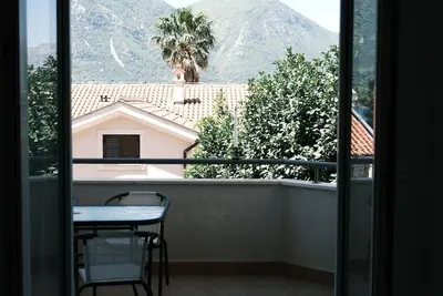 Image de Charming 2-bedroom apartment with sea view, Ac, free parking • Steps to beach