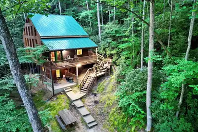 Image de Spacious | Wifi | Arcade| Kids Climbing Wall | Rrg | Grants Ripple Cabin Is Located Right at the Slade Exit!