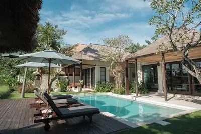 Image de Tranquil three bedrooms villa forest view in Jimbaran