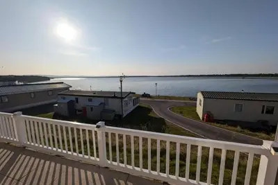 Image de The Seaflower - With Lake Views