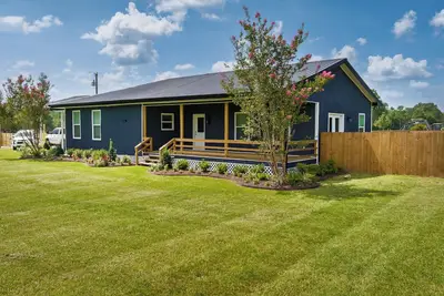 Image de Magnolia Place: 3-bedroom 2-Full bath home w/stocked pond