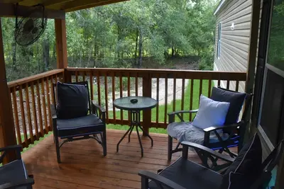 Image de Our Spring Getaway Is Across The Street From Royal Springs