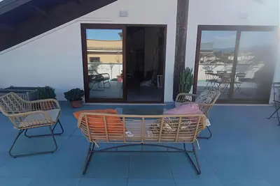 Image de Air-conditioned attic room with large terrace