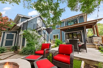 Image de Gorgeous 4bd Plus Studio for 12 with Fire Pit & Near Downtown!