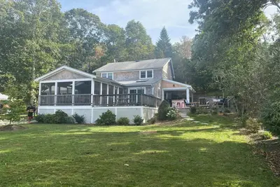 Image de Sunny Falmouth vacation home with walk to beach