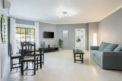 Image de Newly renovated 2bd Apartment in Quarteira, 8 min walk from the beach