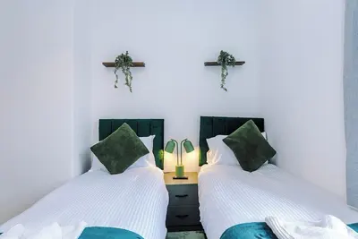 Image de 3 Bdr House By Eason Stays Short Lets  Preston