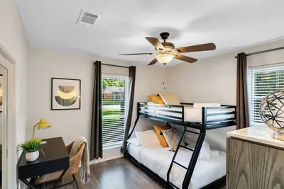 Image de Modern Retreat with Pool, Hot Tub & Game Room