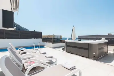 Image de Villa Celestar with Heated Pool