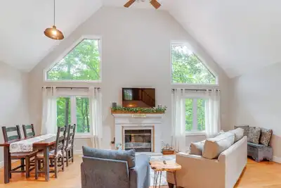 Image de Pet-Friendly Lake Monticello Home w/ Perks!